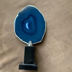 Decorative shelf art
